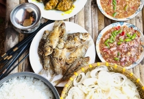 Khám Phá Đặc Sản Miền Trung – Hương Vị Truyền Thống Đậm Đà Khám Phá Đặc Sản Miền Trung – Hương Vị Truyền Thống Đậm Đà